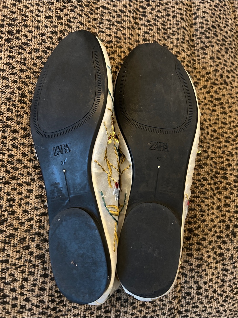 Zara White Floral Embroidered Flats - Picture 3 of 3